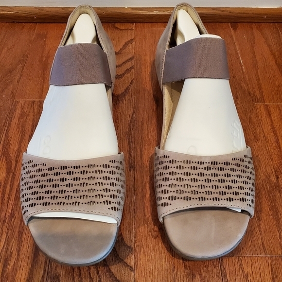 Earth Alder Amora biege suede leather‎ sandal - Picture 2 of 8